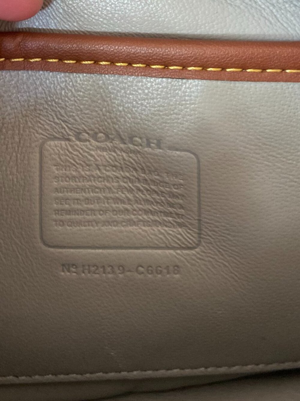 Coach Small Camera Bag Quilted‎ Silver Crossbody - Picture 4 of 6